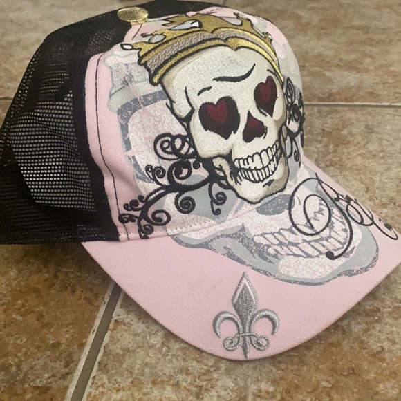 Pink black gold skull with crown trucker hat - Picture 2 of 7